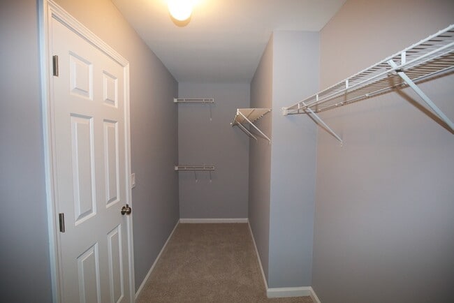 Building Photo - 7897 The Lakes Point