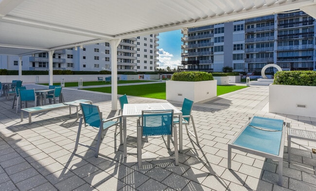 Building Photo - 4280 Galt Ocean Dr