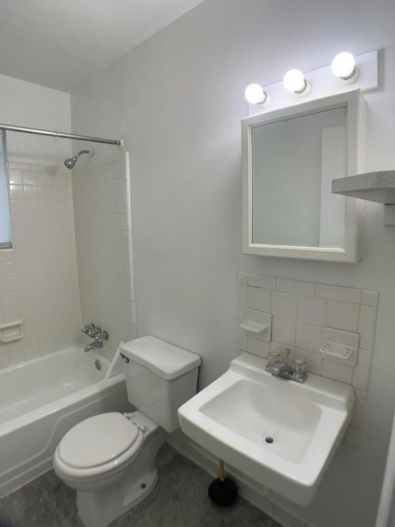 Building Photo - 6510 Hackel Dr