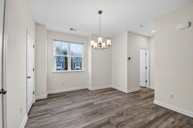 Building Photo - 2011 Laycock Ln