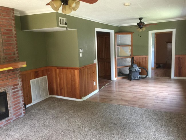 Building Photo - 1202 N College Ave