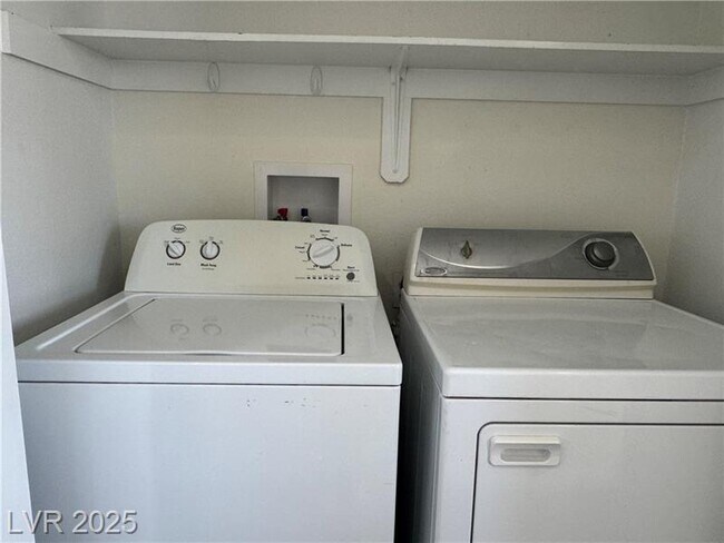 Building Photo - 3231 Ocean Spray Ct