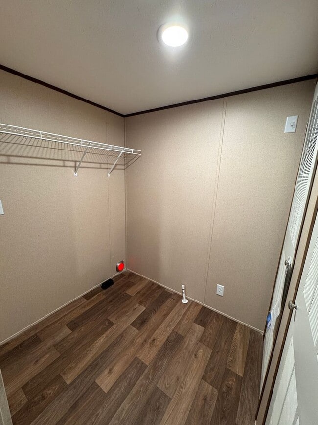 Building Photo - Energy-efficient mobile home for rent