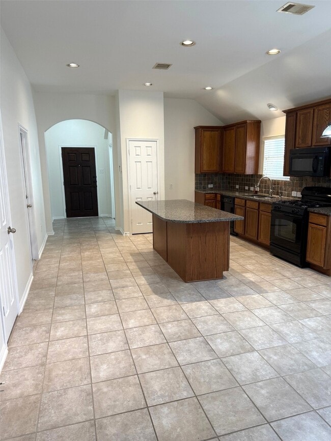 Building Photo - 16818 Ranger Ridge Dr