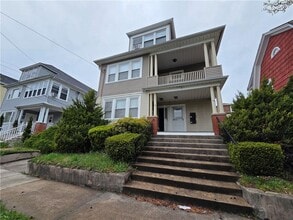 Building Photo - 370 Academy Ave