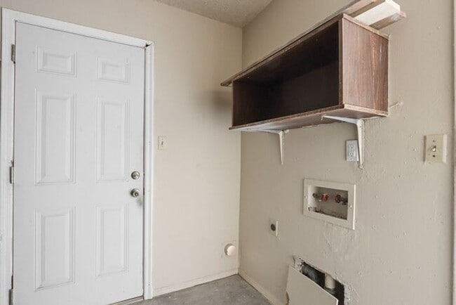 Building Photo - Beautiful brick home in the Vista Del Sol ...