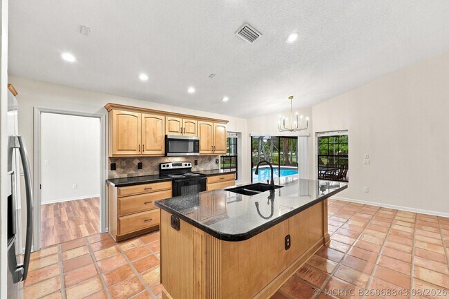 Building Photo - 10798 Cypress Bend Dr
