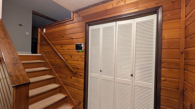 Building Photo - 1240 Joyce Dr