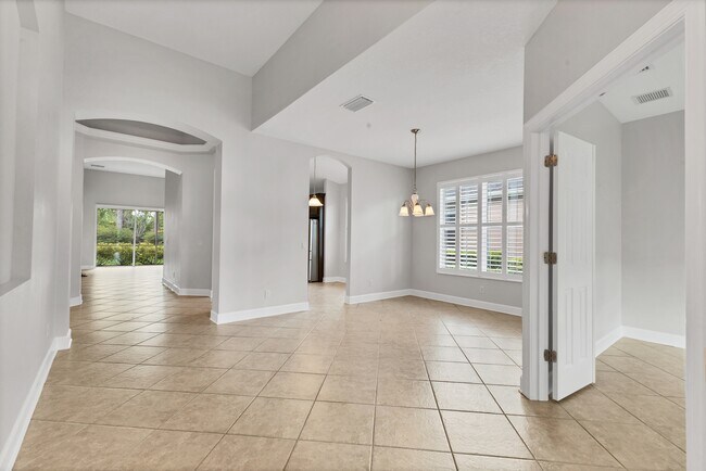 Building Photo - 2228 Terracina Dr