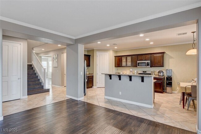 Building Photo - 44 Delighted Ave