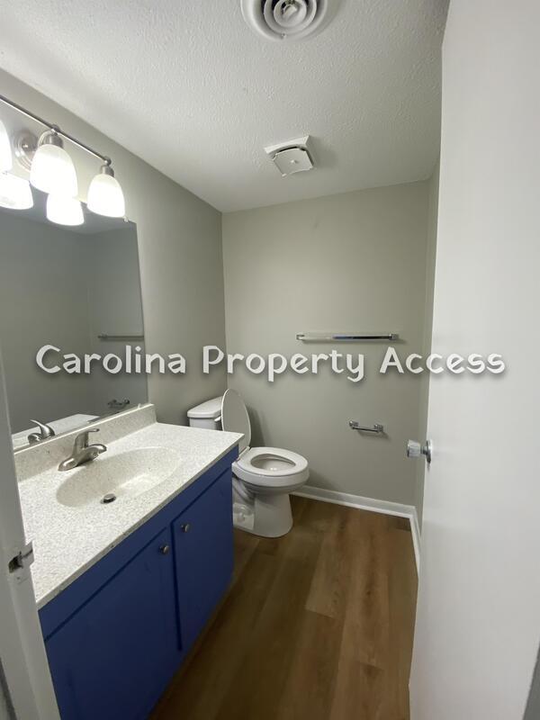Building Photo - 500 Umstead Dr