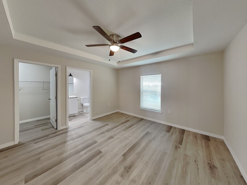 Building Photo - 27 Pine Cir