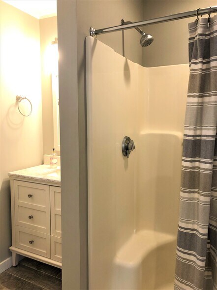 Building Photo - 63 Cottage Rd