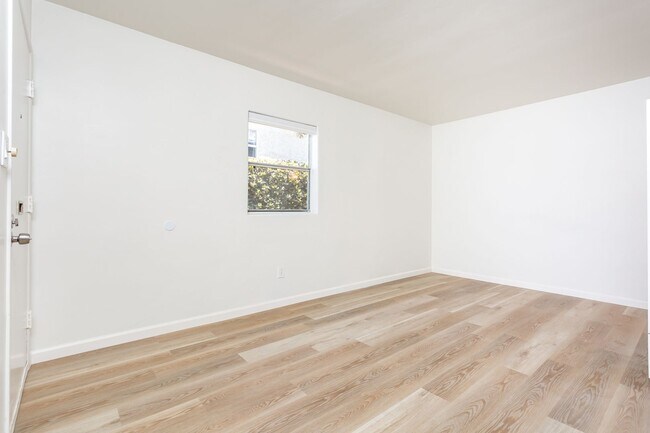 Building Photo - 4601-4607 Muir Ave.