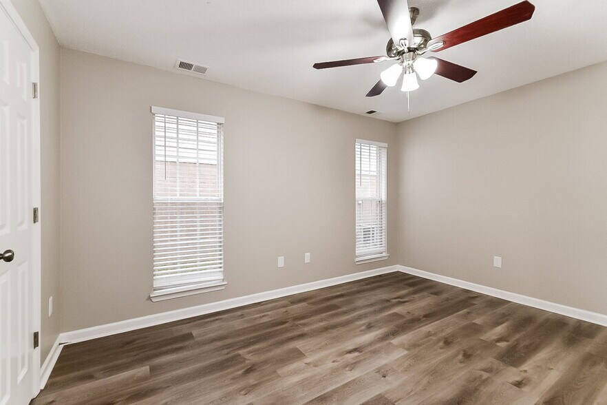 Building Photo - 1607 Central Trails Dr