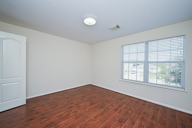 Building Photo - 9403 Coatsworth Dr