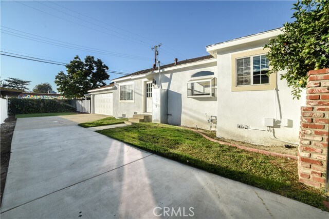 Building Photo - 623 N Nora Ave