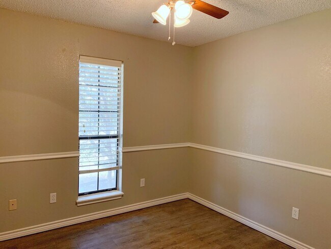 Building Photo - 3 Bed 2 bath Lubbock ISD