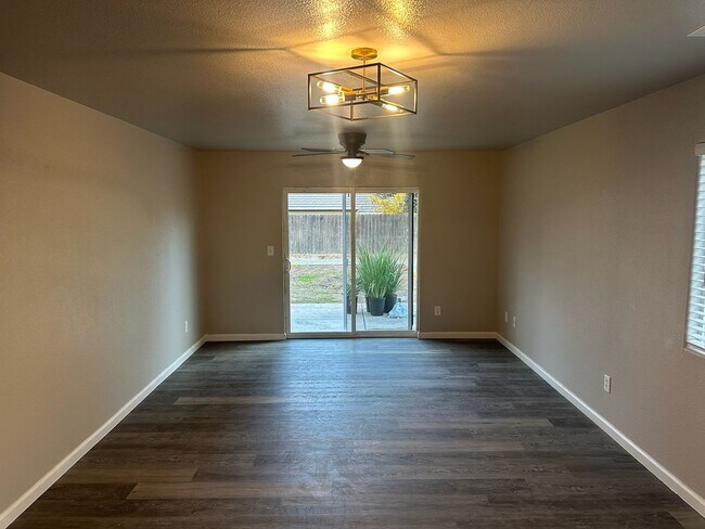 Building Photo - 4106 W Prospect Ave