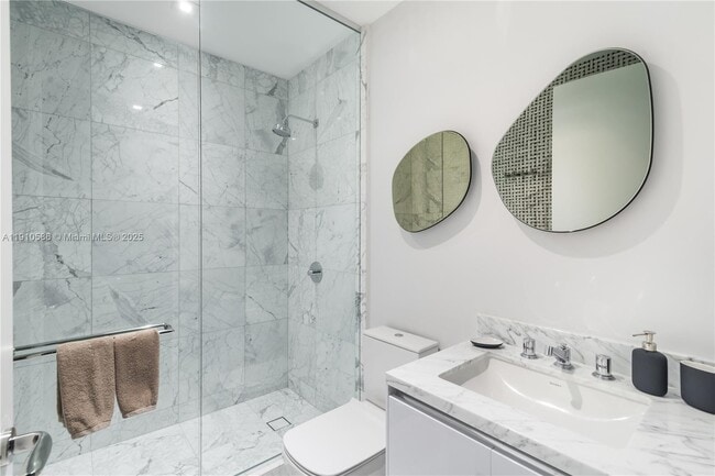 Building Photo - 16901 Collins Ave