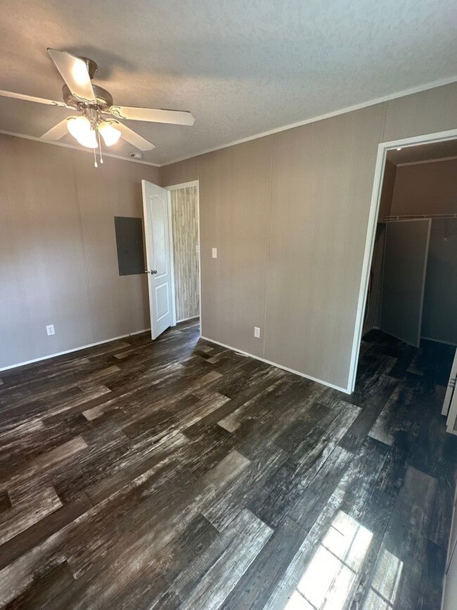Building Photo - 2 Bed 2 Bath mobile home