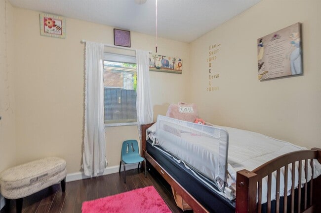 Building Photo - 6824 SW 5th St