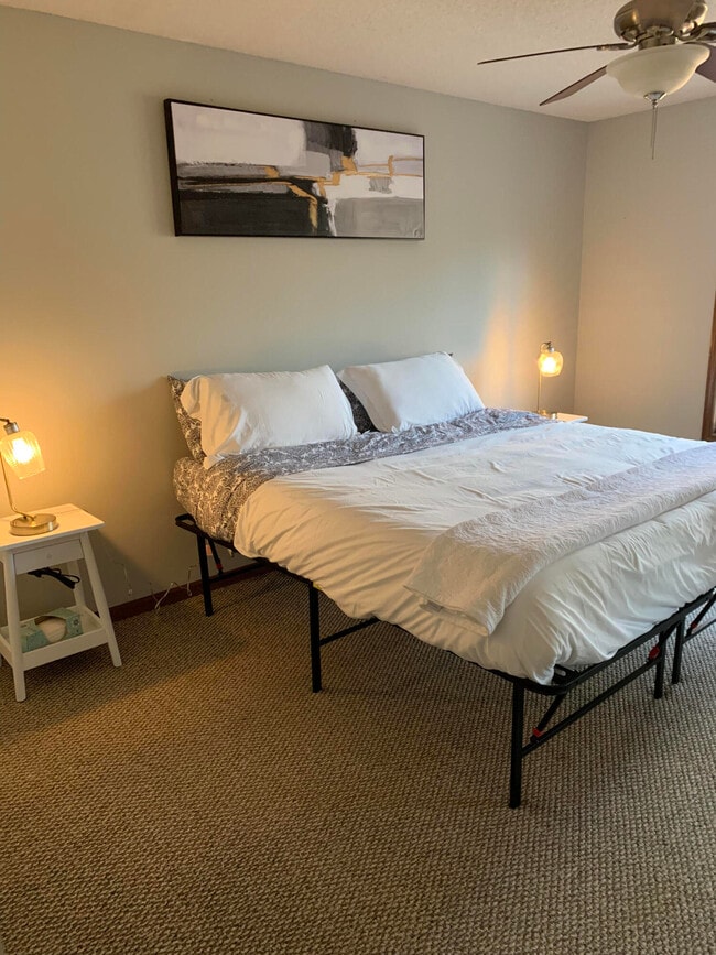 Building Photo - 109 Hollyridge Ln