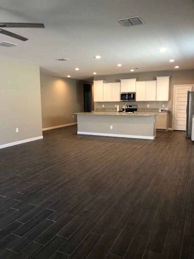 Building Photo - Beautiful Home in Laveen!