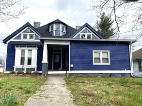 Building Photo - 123 Marion St