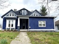 Building Photo - 123 Marion St