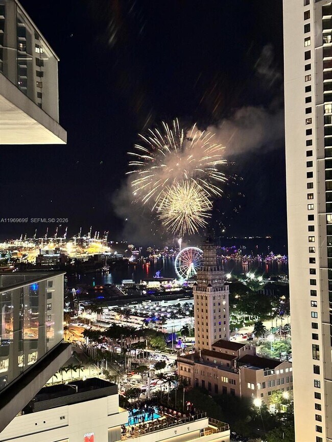 Building Photo - 851 NE 1st Ave