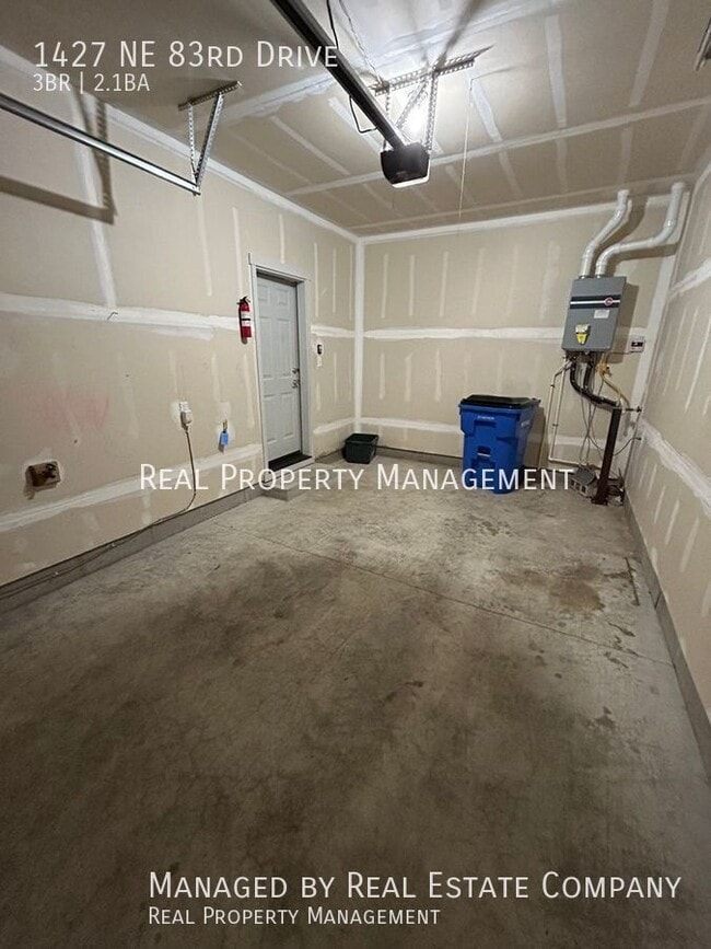 Building Photo - 1427 NE 83rd Dr