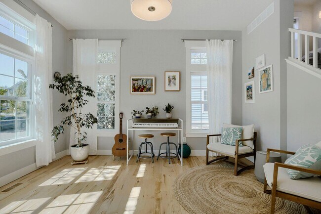 Building Photo - Gorgeous 4 Bedroom Home in NW Indian Peaks Neighborhood. Hardwood floors, Wine Closet and More