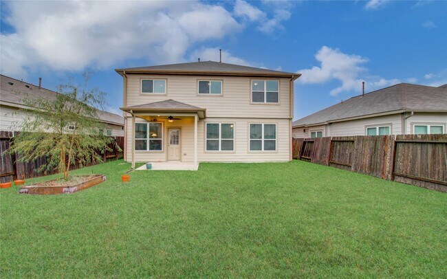 Building Photo - 12327 King henry dr