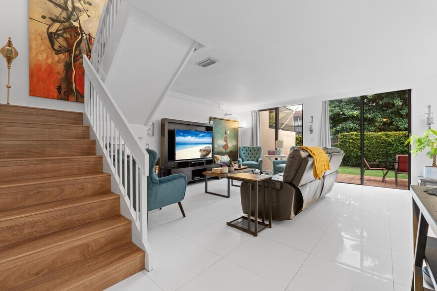 Building Photo - 9809 Costa del Sol Blvd