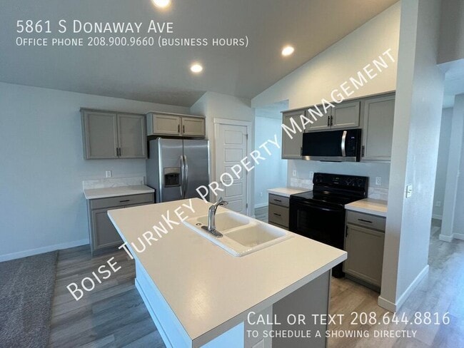 Building Photo - 5861 S Donaway Ave