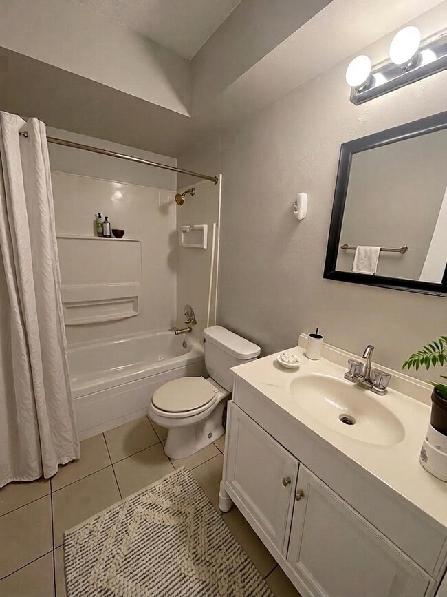 Building Photo - 3-Bed, 1.5-Bath Home in Del City