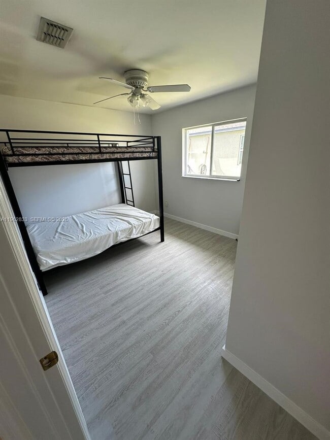 Building Photo - 1306 SW 11th St