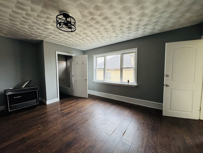 Building Photo - 166 Bradford Ave