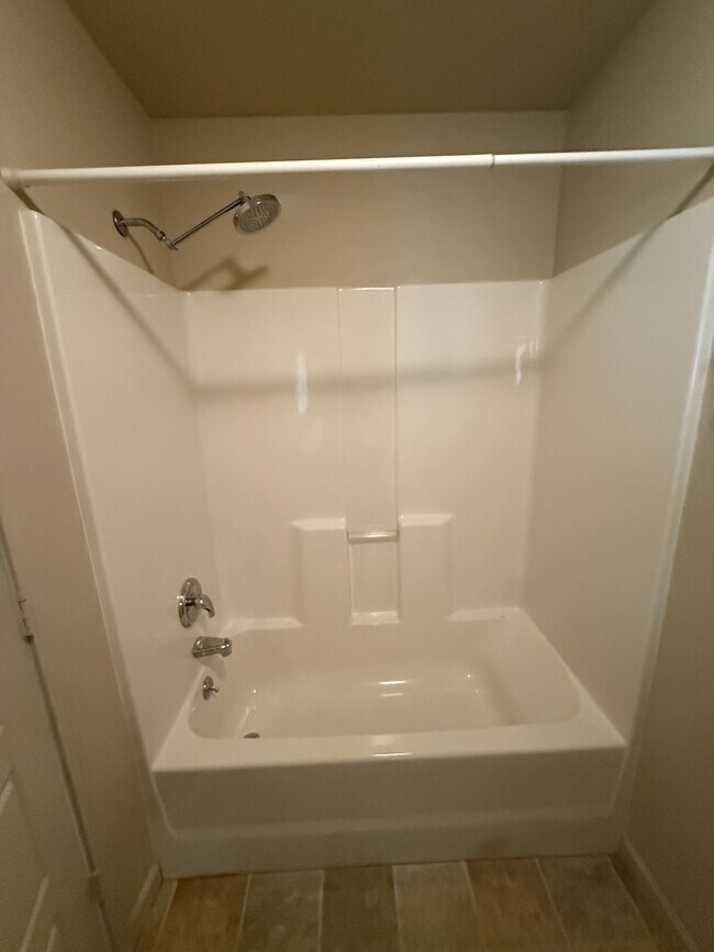Building Photo - 5220 Loft Dr