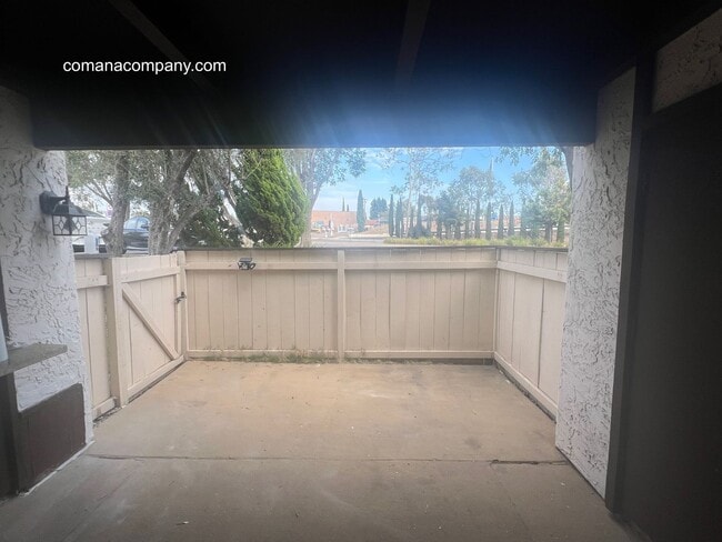 Building Photo - Beautiful 2 bedroom Condo