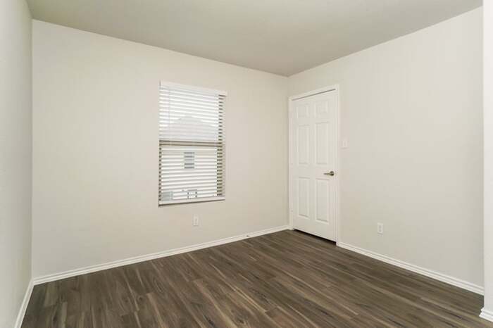 Building Photo - 8935 Bonnie Butler