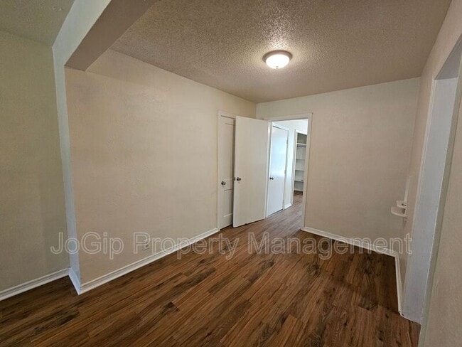 Building Photo - 6540 Hollis Ave