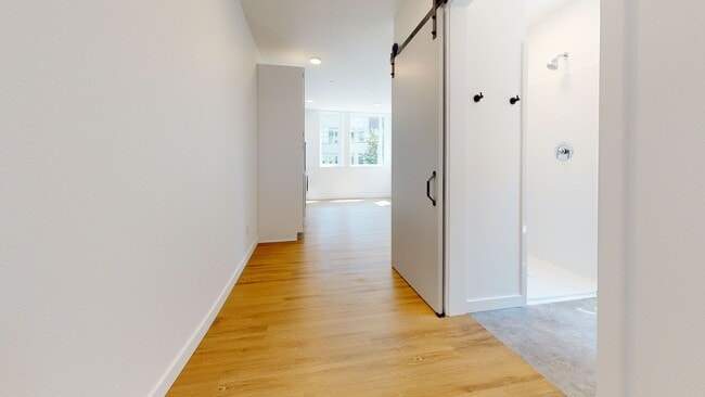 Interior Photo - 119