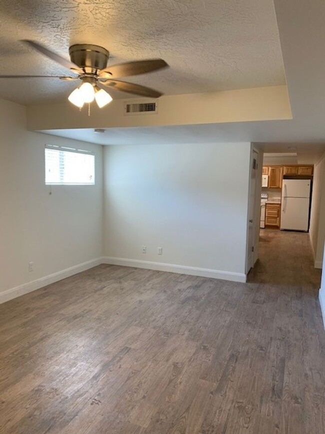 Building Photo - Remodeled 3 bedroom, 1 bathroom Downstairs...