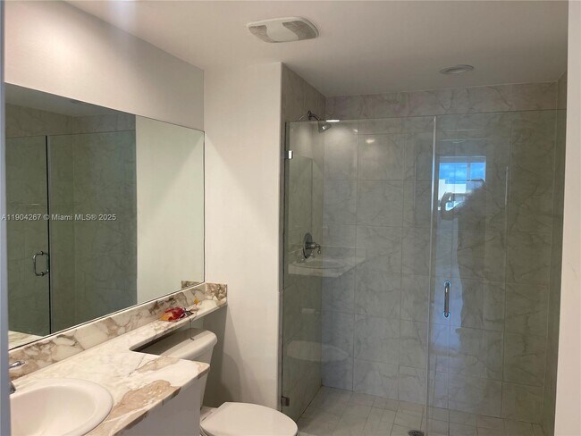 Building Photo - 18800 NE 29th Ave