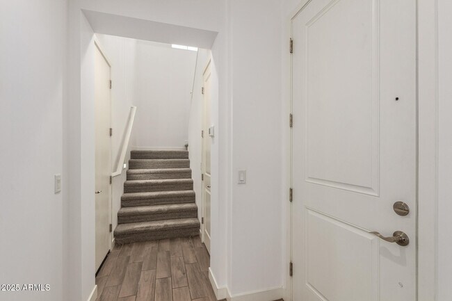 Building Photo - 5552 S Dillon