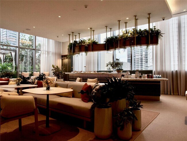 Building Photo - 77 SE 5th St