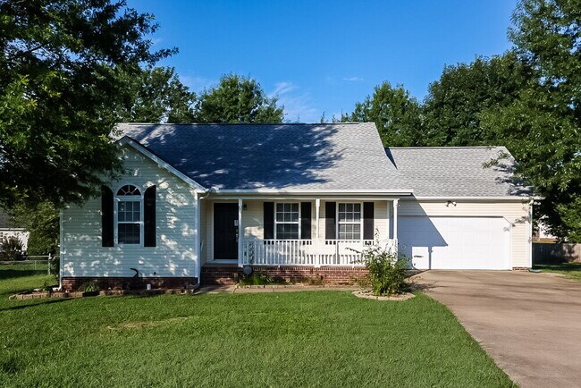 Primary Photo - 1530 River Rock Blvd