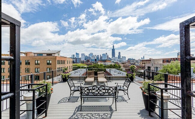 Building Photo - 17 N Loomis St